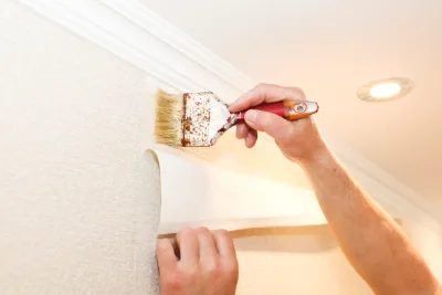 Pose de papier peint à Flocques — revêtements muraux et toiles de verre